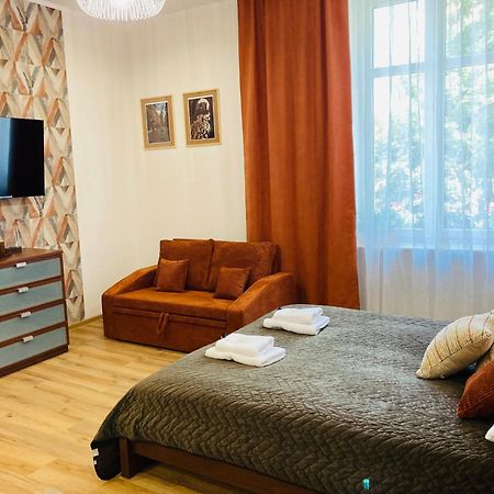 St. Cross Apartment Cracovie Extérieur photo