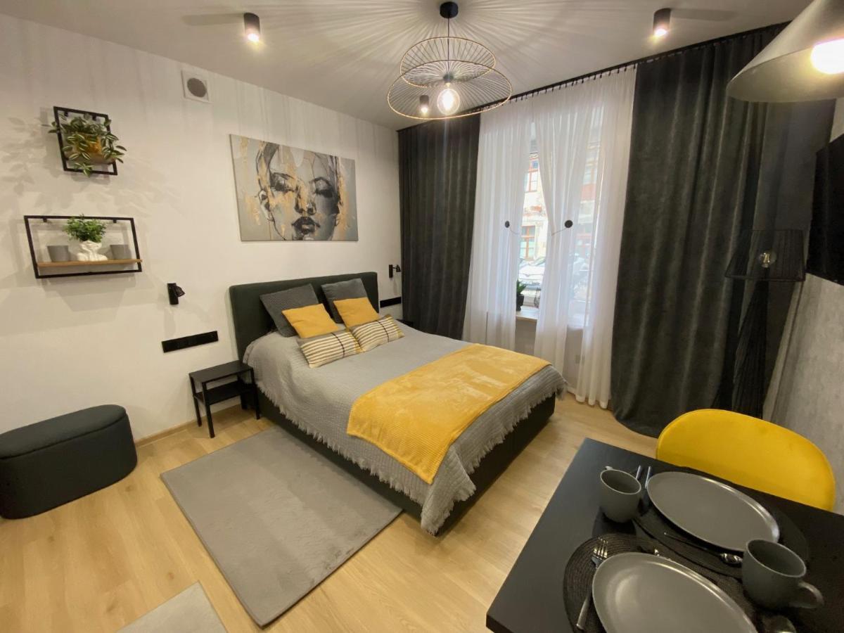 St. Cross Apartment Cracovie Extérieur photo