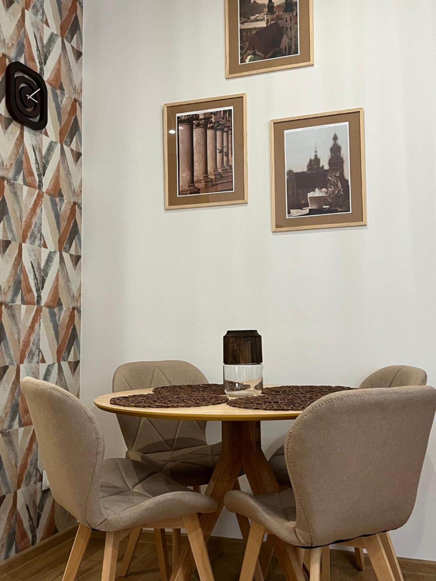St. Cross Apartment Cracovie Extérieur photo